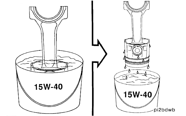 活塞和活塞環浸泡在機油中.png