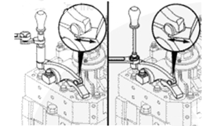 缸蓋保護(hù)罩拆卸-康明斯柴油發(fā)電機(jī)組.png